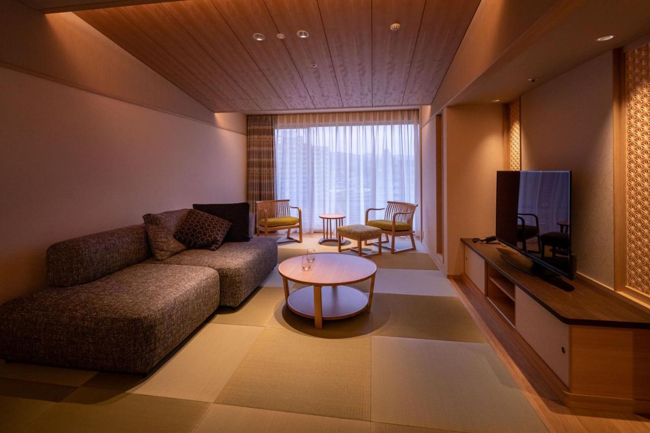 Hotel Wakamizu Takarazuka Bagian luar foto