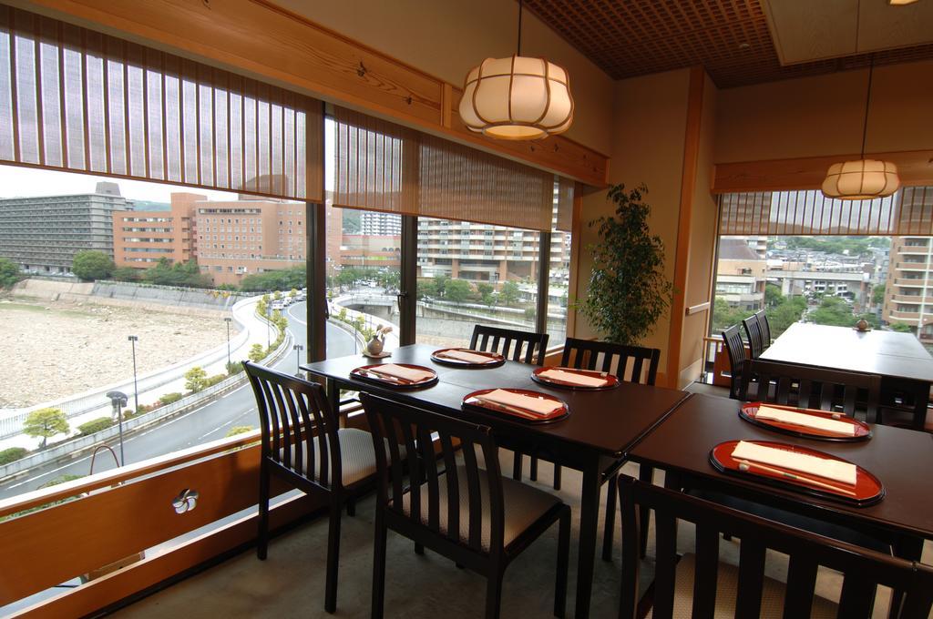 Hotel Wakamizu Takarazuka Bagian luar foto