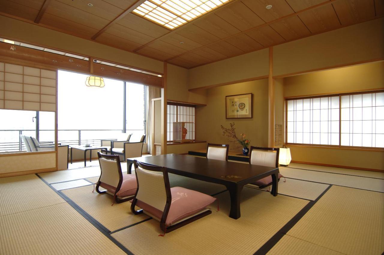 Hotel Wakamizu Takarazuka Ruang foto