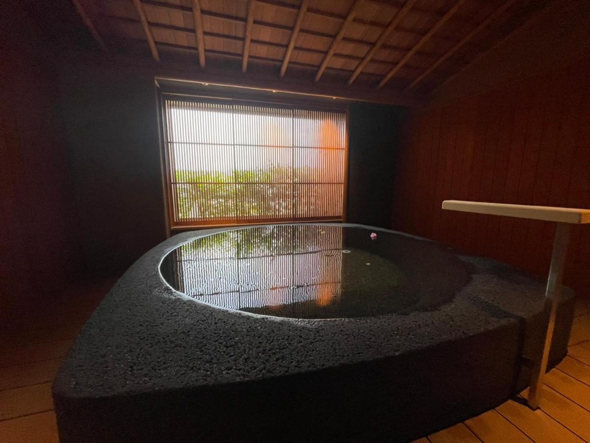Hotel Wakamizu Takarazuka Bagian luar foto